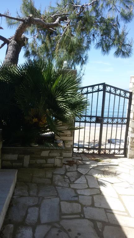Stelios Seaside House Villa Lefokastro Exterior foto