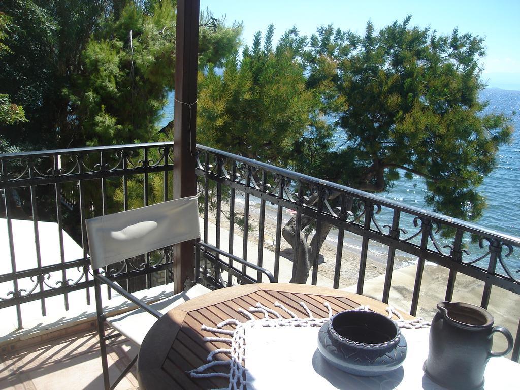 Stelios Seaside House Villa Lefokastro Exterior foto